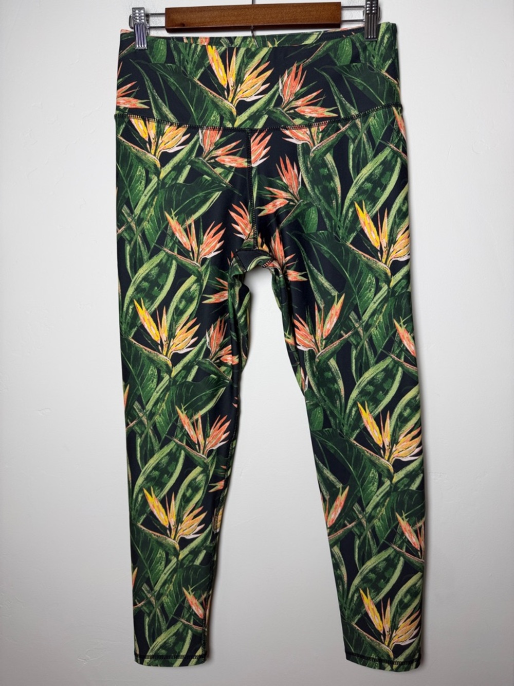 BCBGMaxAzria women’s Active Leggings Floral Print Size L activewear workout gym - Picture 3 of 5
